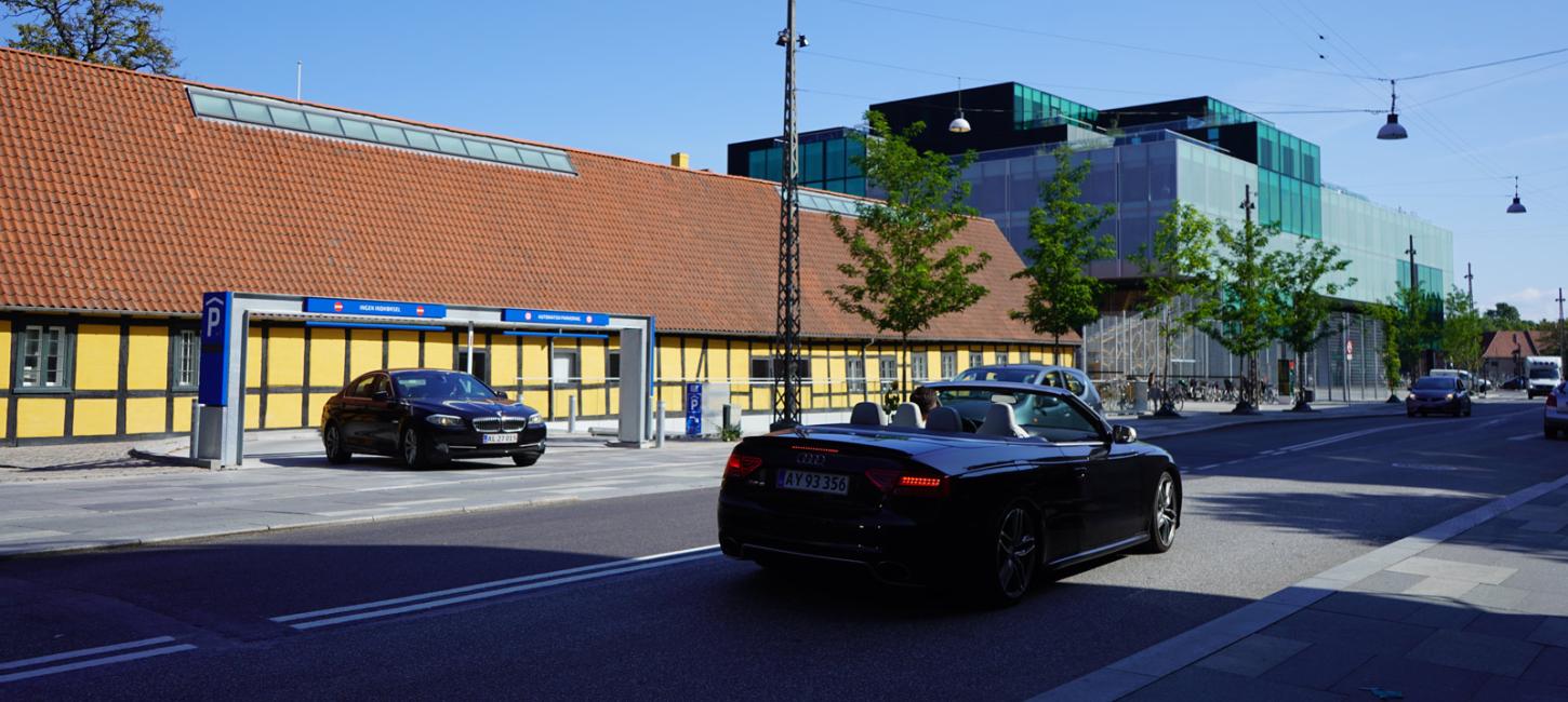 I København kan du bl.a. finde parkeringsplads i BLOX's fuldautomatiske parkeringshus i Vester Voldgade.
